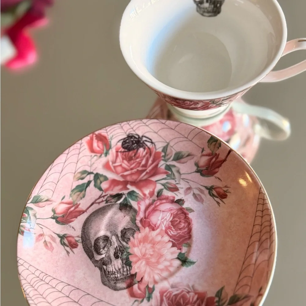 Park Château Gothic Teacup & Saucer – Pink Roses, Skull & Spider Web – Rare - Picture 6 of 9